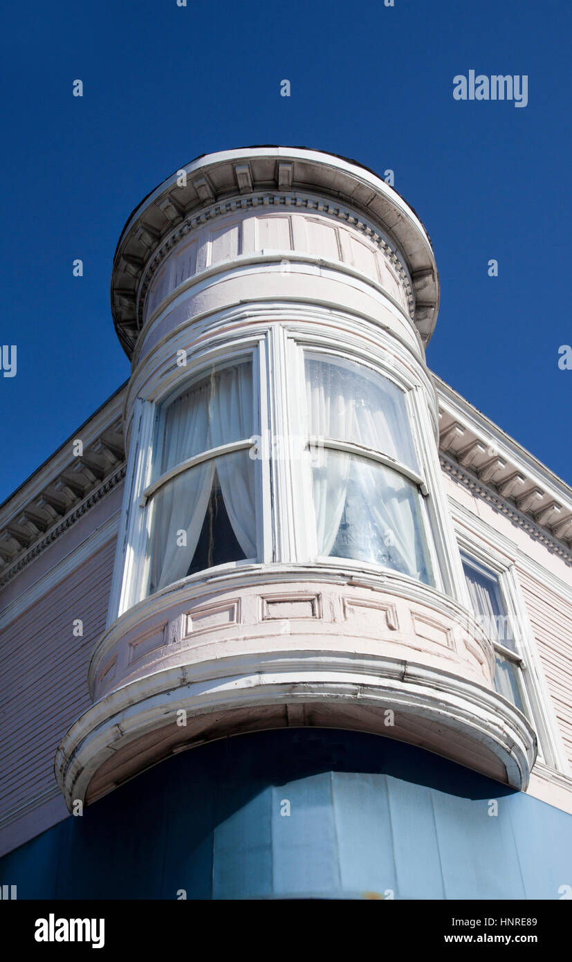 San Francisco, Californie traditionnel de style Victorien bay windows. La verticale. Banque D'Images