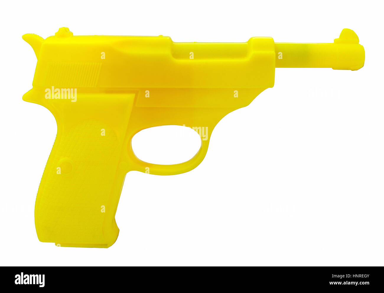 Pistolet en plastique jaune en plastique. Isolées. Banque D'Images