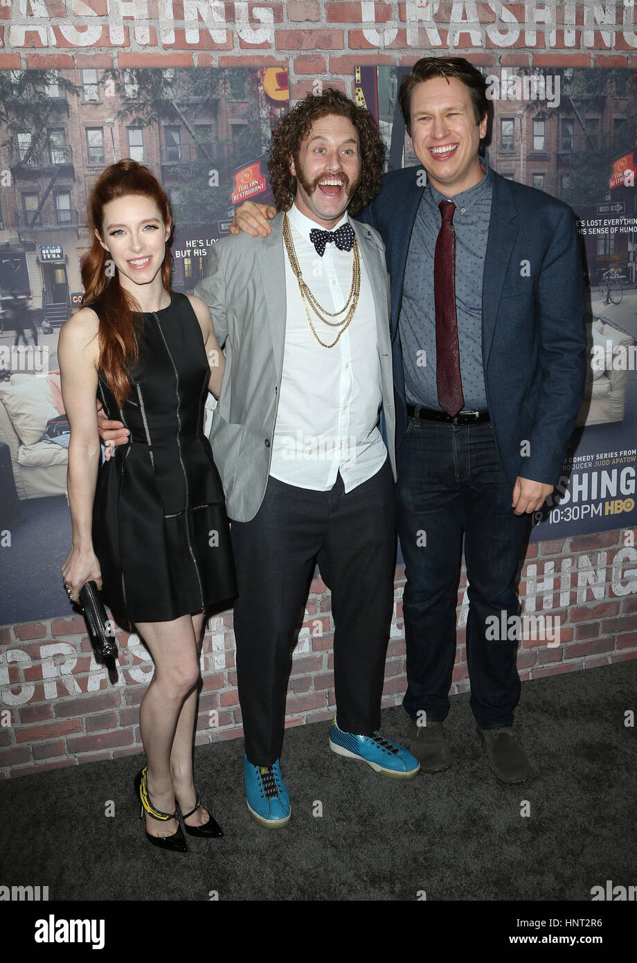 Hollywood, CA. Feb 15, 2017. Kate Gorney, T.J. Miller, Pete Holmes, à HBO's 'écraser' Premiere et After Party, At Avalon en Californie le 15 février 2017. Credit : Faye Sadou/media/Alamy Punch Live News Banque D'Images