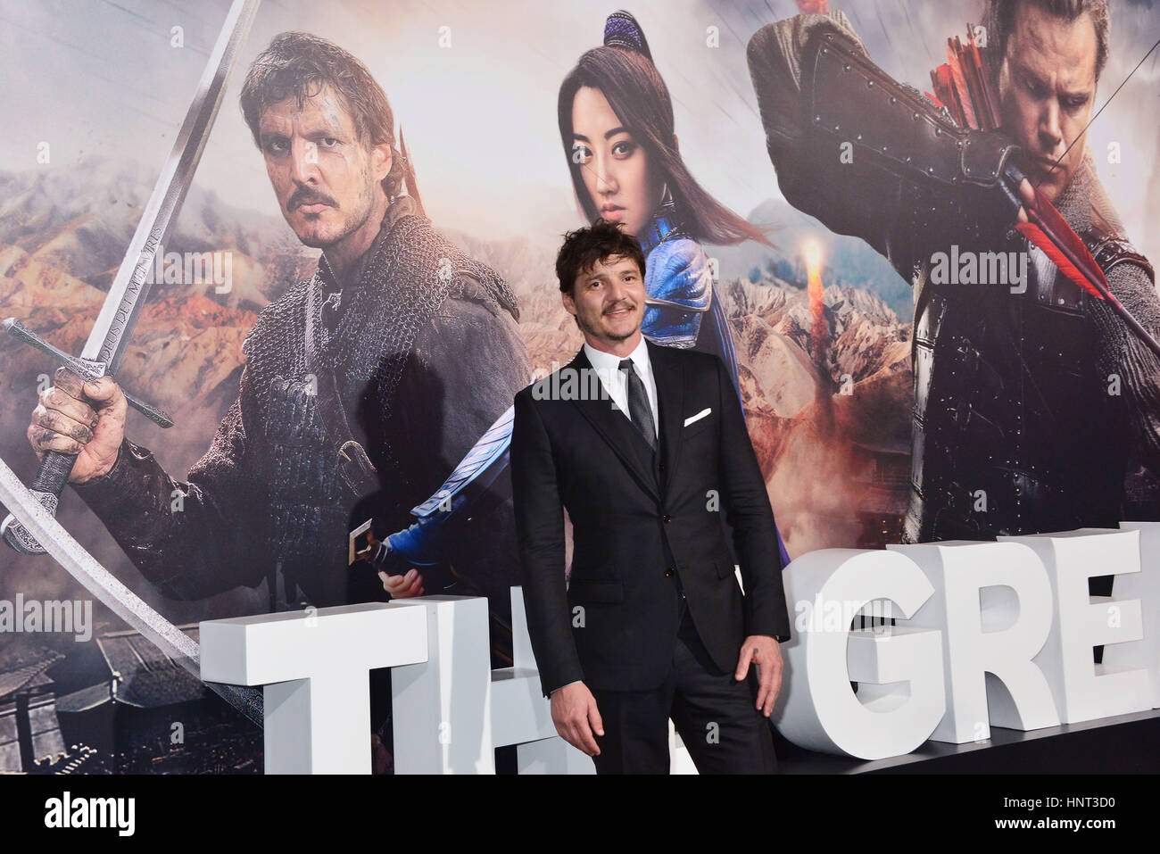 Los Angeles, Californie, USA. 15 février 2017. Pedro Pascal 104 arrivant à la Grande Muraille Première au Chinese Theatre à Los Angeles. Le 15 février 2017. Credit : Tsuni / USA/Alamy Live News Banque D'Images