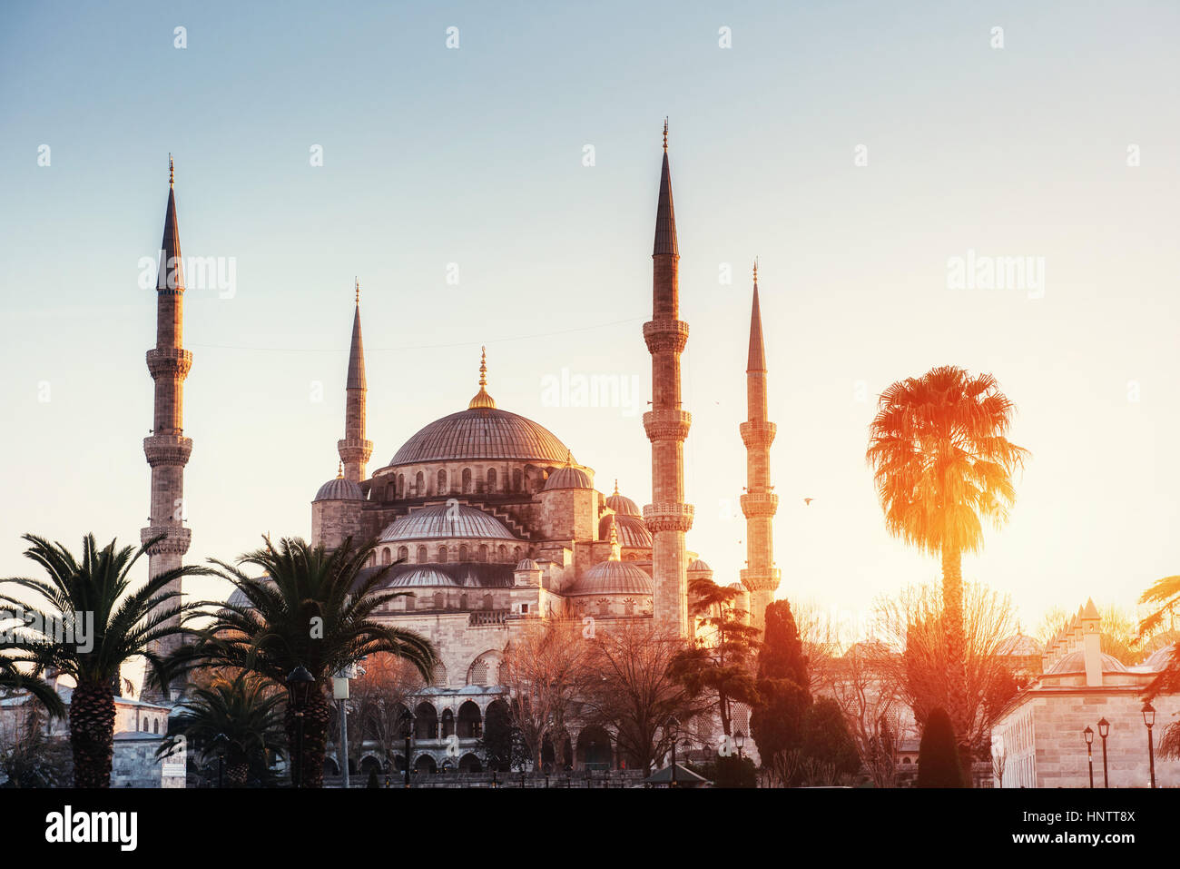 Mosquée Sultan Ahmed éclairé avant le lever du soleil Banque D'Images