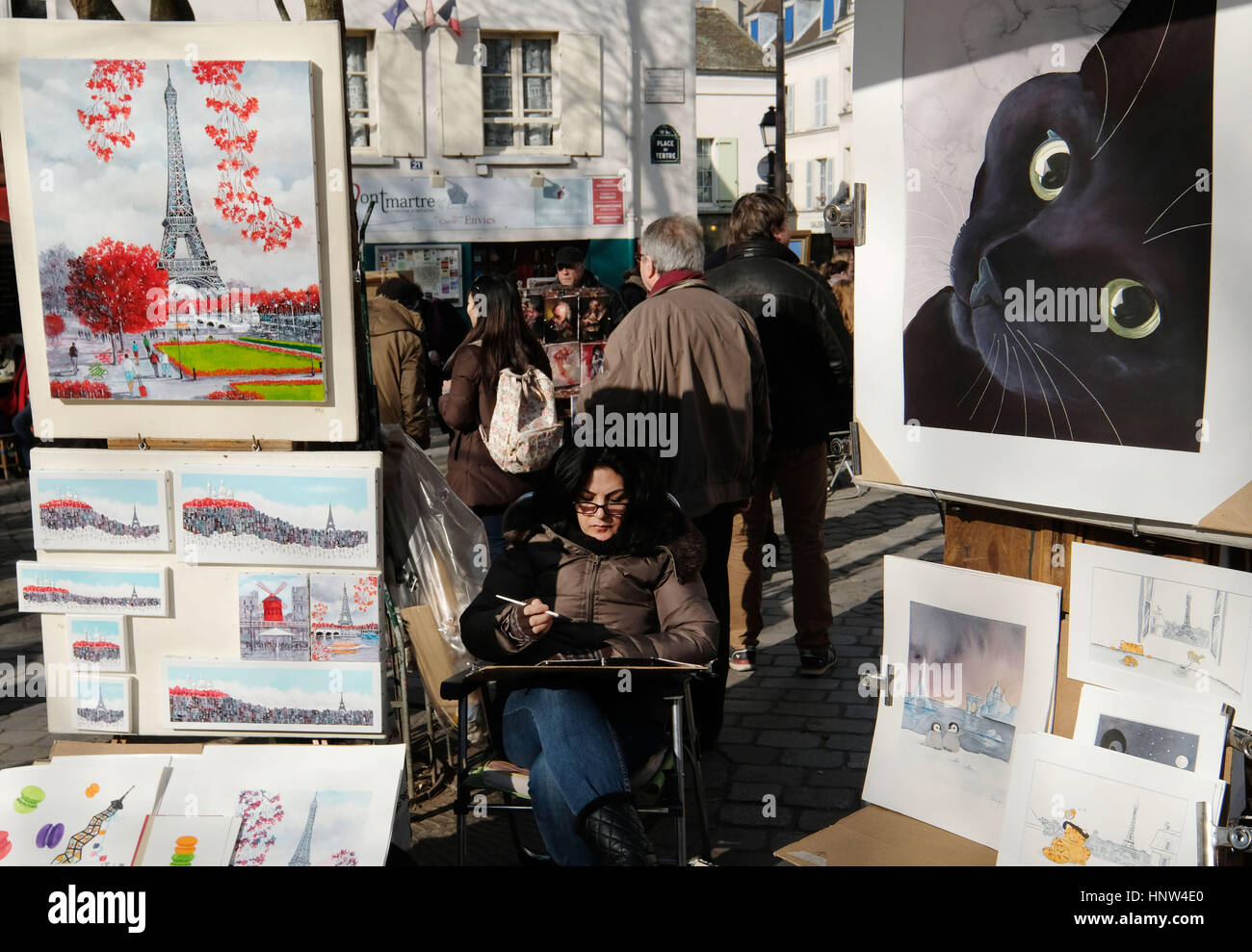 Les artistes et les touristes à la Place du Tertre, Montmartre, Paris, France, Europe Banque D'Images