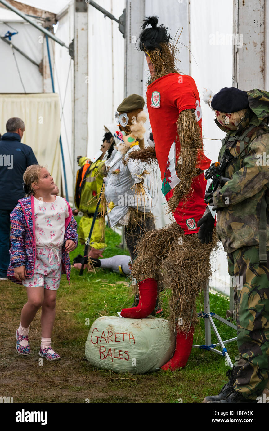 La concurrence de l'homme de paille à Anglesey Show a une entrée appelée Gareth Bales Banque D'Images