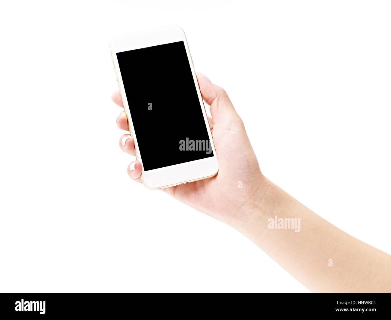 Main d'une femme tenant un téléphone mobile avec écran vide noir, isolé sur fond blanc. Banque D'Images