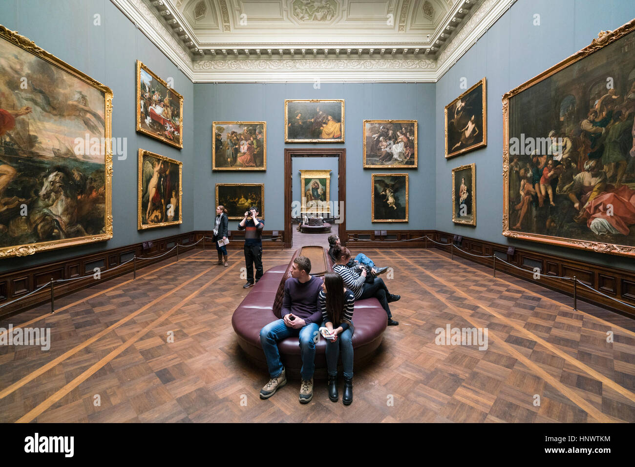 Galerie de peintures à l'intérieur d'GemŠldegalerie ou Alte Meister Musée Zwinger à Dresde, Allemagne Banque D'Images