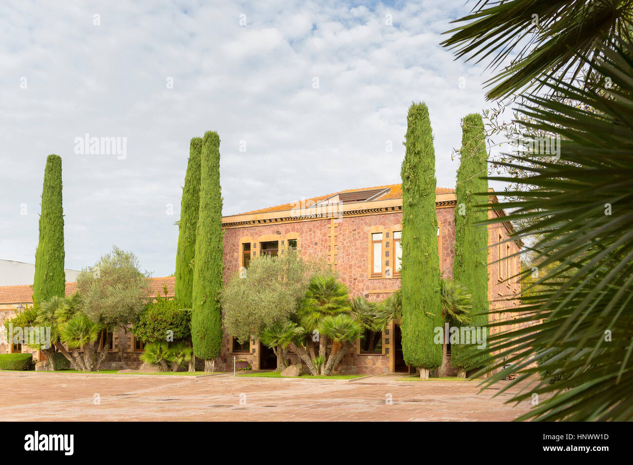 Historique Le domaine viticole Sella & Mosca construit en 1903 près de Alghero, Sassari, Sardaigne Italie Banque D'Images