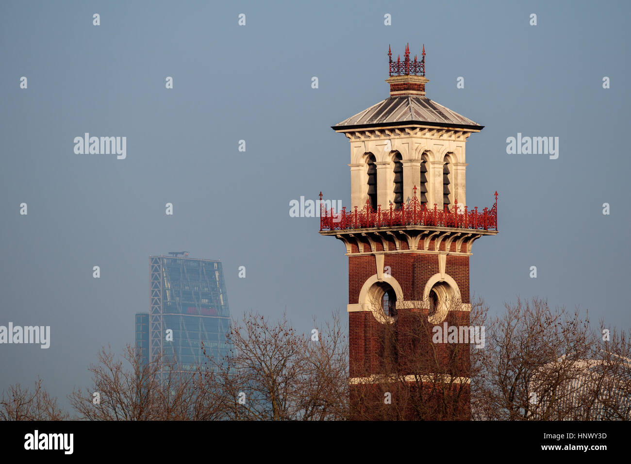 Les gars et St Thomas Hospital Tower dans Lambeth Banque D'Images