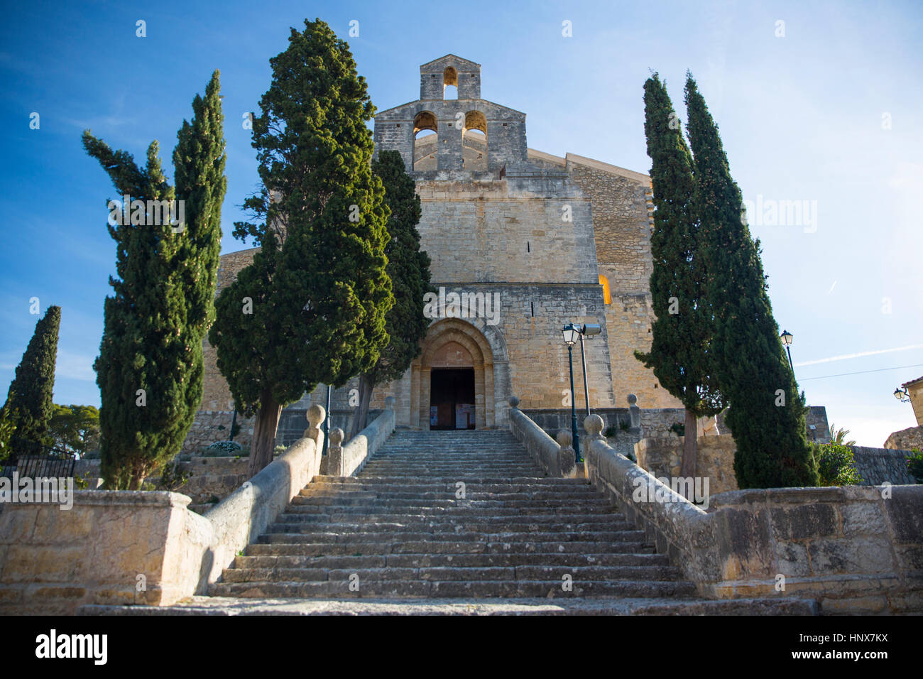 Low angle view of escalier à l'église à Selva, Majorque, Espagne Banque D'Images