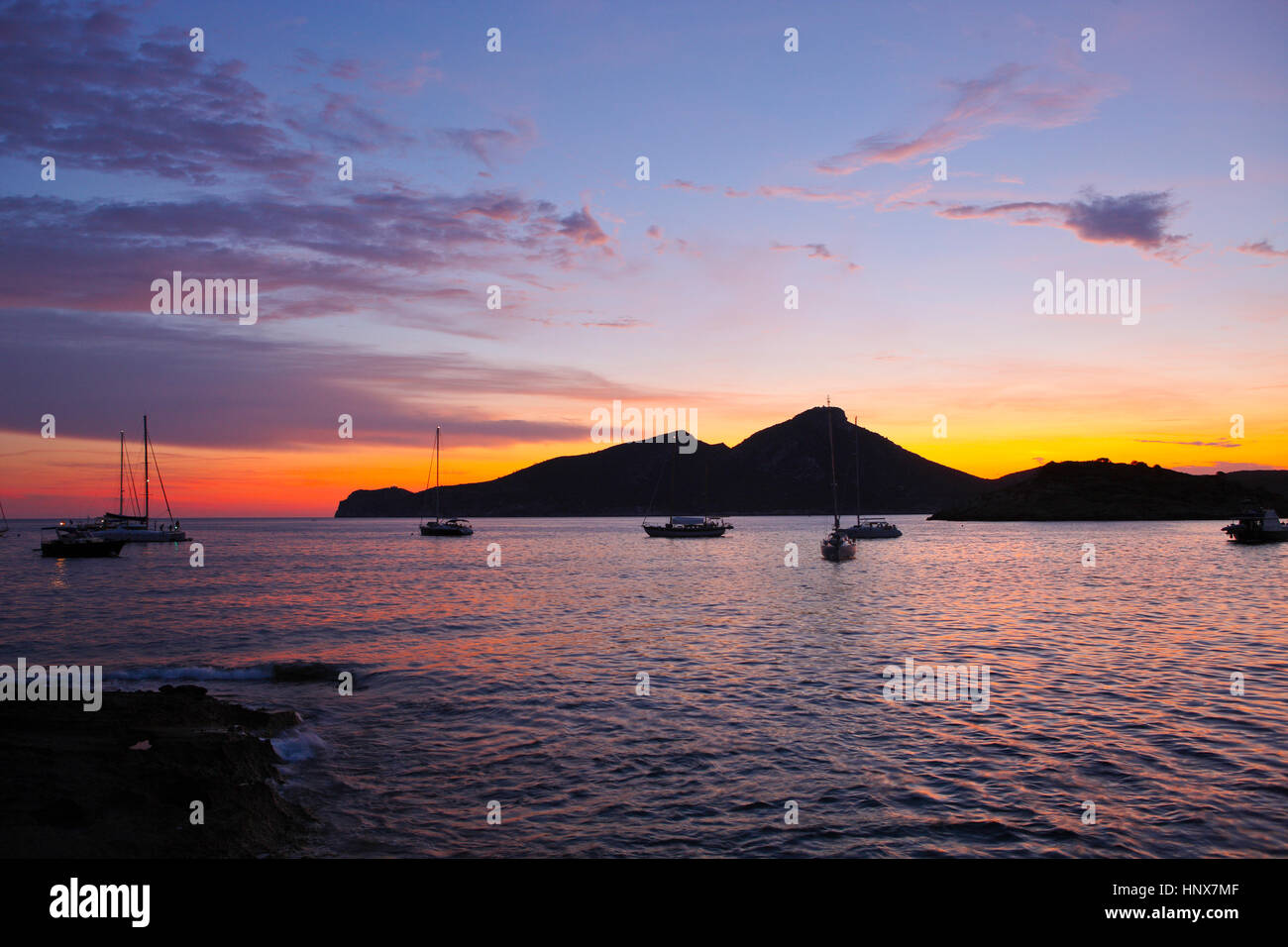 Compte tenu de la silhouette de l'Île Dragonera au coucher du soleil, Majorque, Espagne Banque D'Images