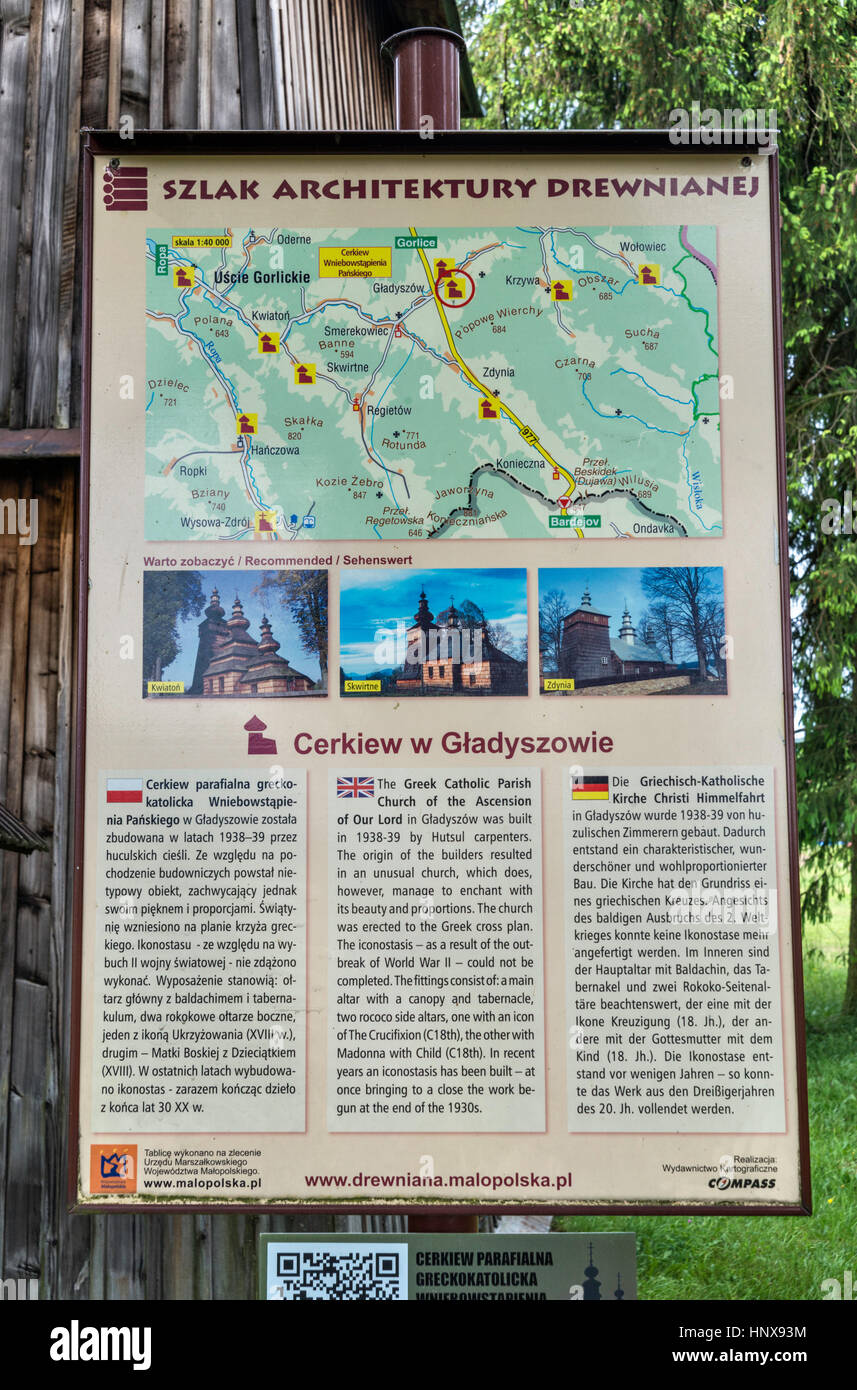 Signe de l'information multilingue à l'Ascension de Notre Seigneur, l'Église catholique grecque, 1939, dans le village de Gladyszow, Pologne Malopolska, Banque D'Images