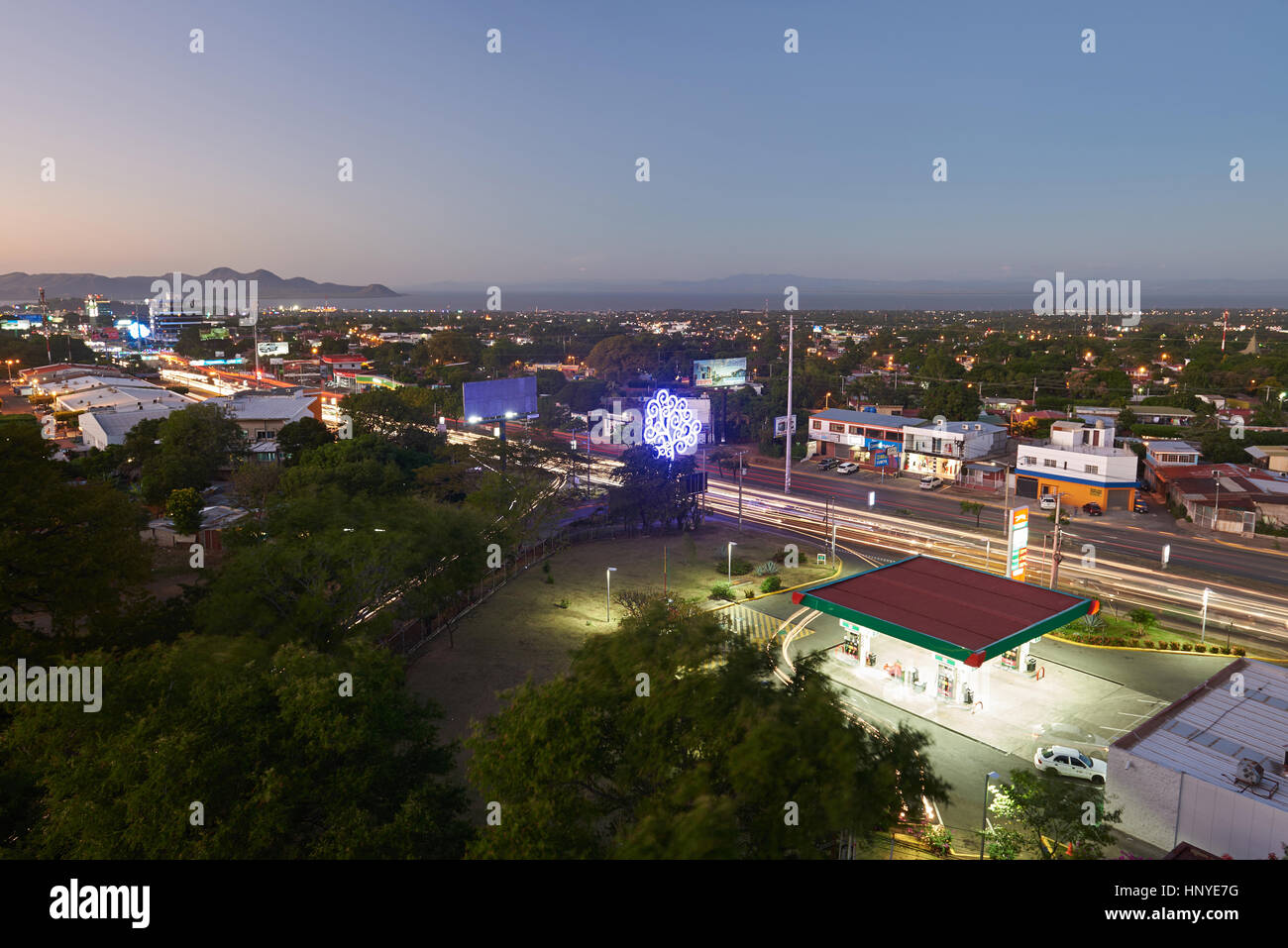 Managua, Nicaragua - 5 janvier 2017 : route à Managua en ville avec beaucoup de voitures Banque D'Images