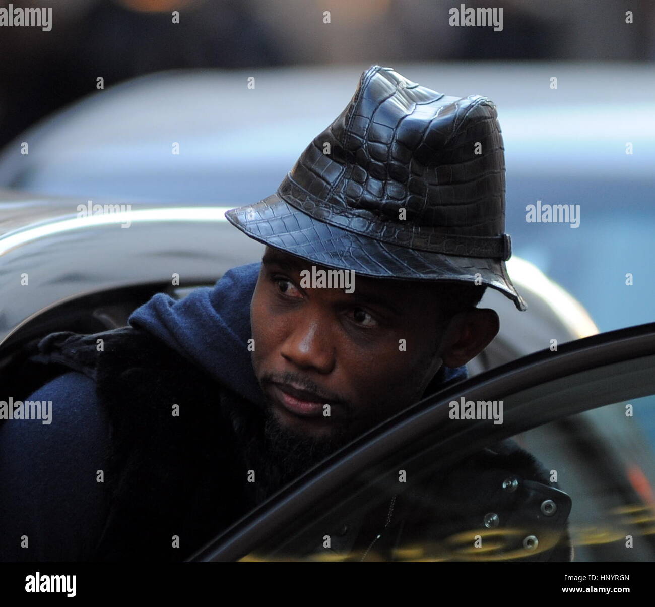 Samuel Eto'o à l'extérieur de Milan avec : Samuel Eto'o Où : Milan, Italie Quand : 16 Jan 2017 Credit : IPA/WENN.com **Uniquement disponible pour publication au Royaume-Uni, USA, Allemagne, Autriche, Suisse** Banque D'Images