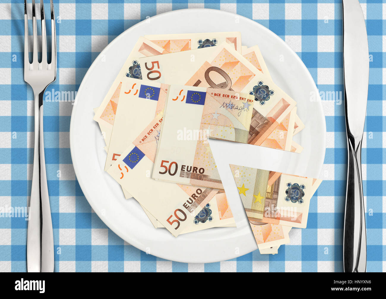 Couper la plaque sur banknots, finances concept fiscal Banque D'Images