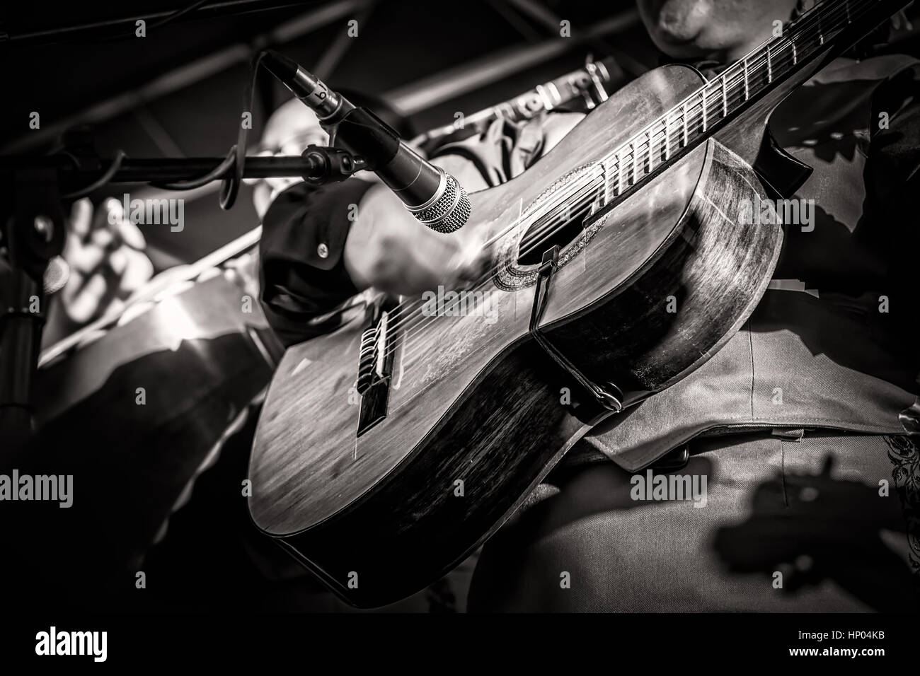 Une femme tous les mariachis jouer à la Mission Ysleta Festival à El Paso, au Texas. Banque D'Images