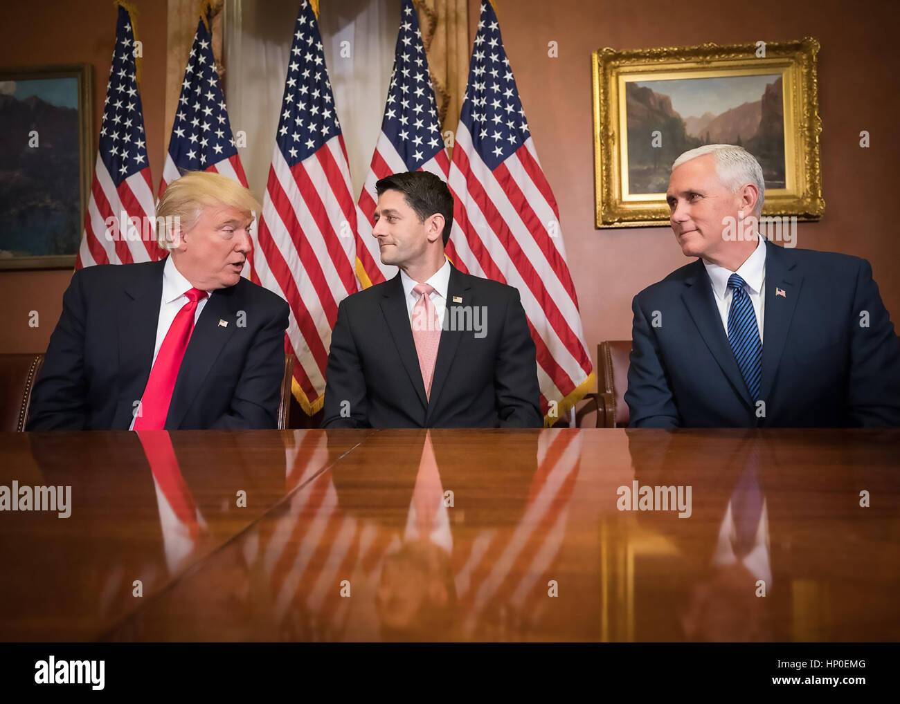 Le président élu, Donald Trump avec maison Le président Paul Ryan (centre) et au Vice-président Mike Pence à Washington D.C. 10 novembre 2016 Photo : Pete Souza/White House Banque D'Images