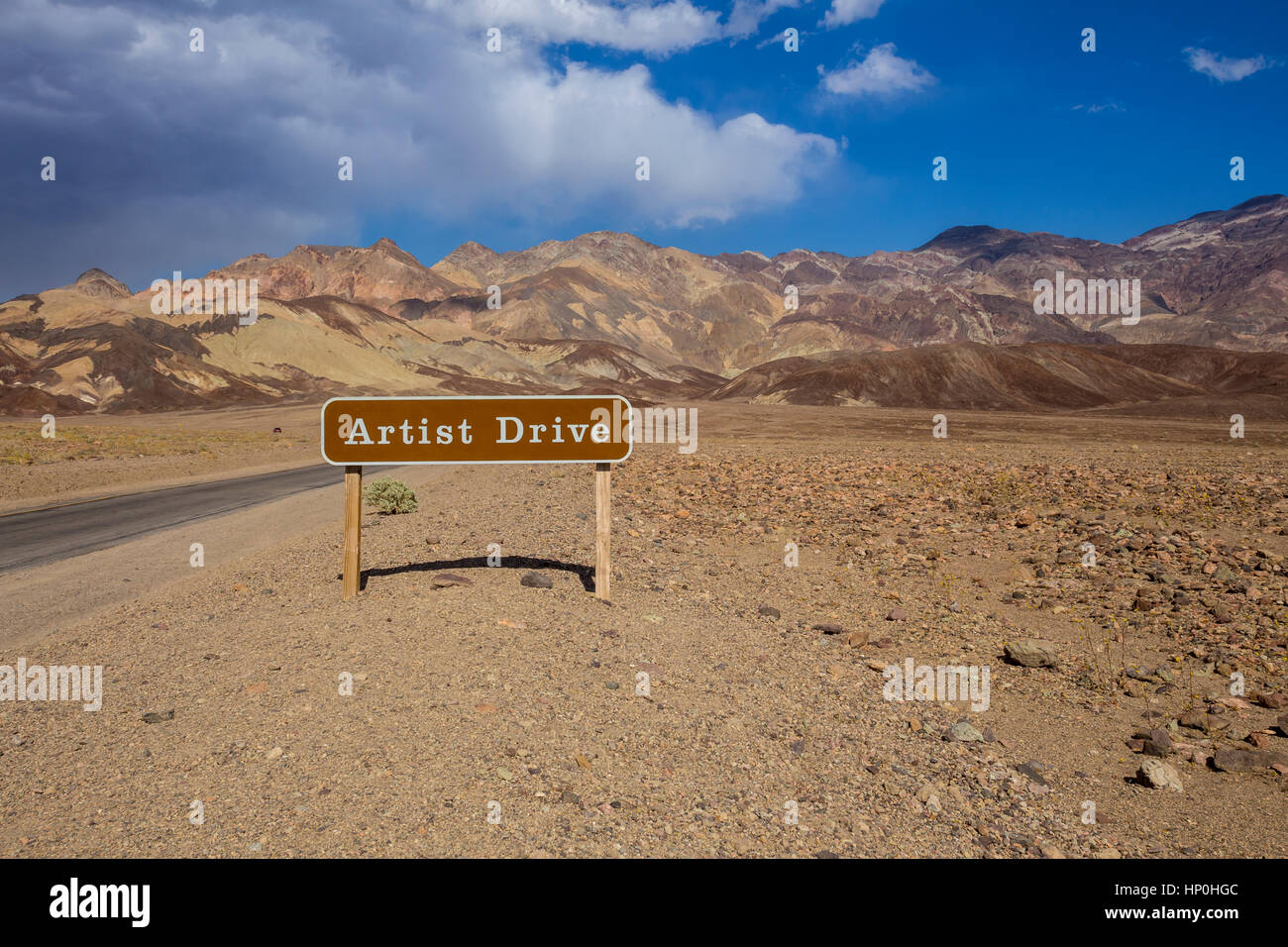 Panneau de bienvenue, une route panoramique, l'artiste, les Black Mountains, Death Valley National Park, Death Valley, California, United States, Amérique du Nord Banque D'Images