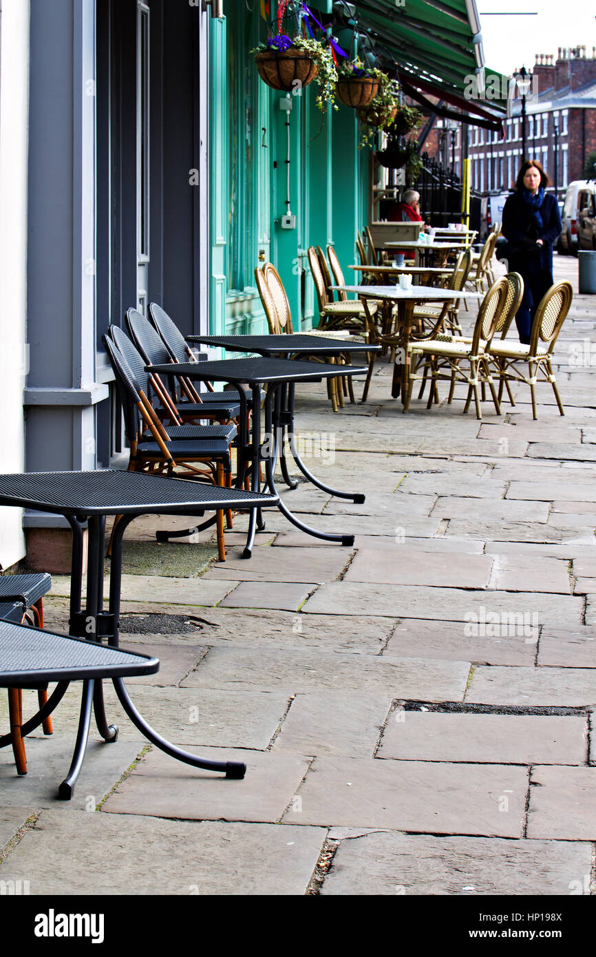 Coin salon extérieur dans des restaurants et cafés à Falkner St Liverpool UK Banque D'Images
