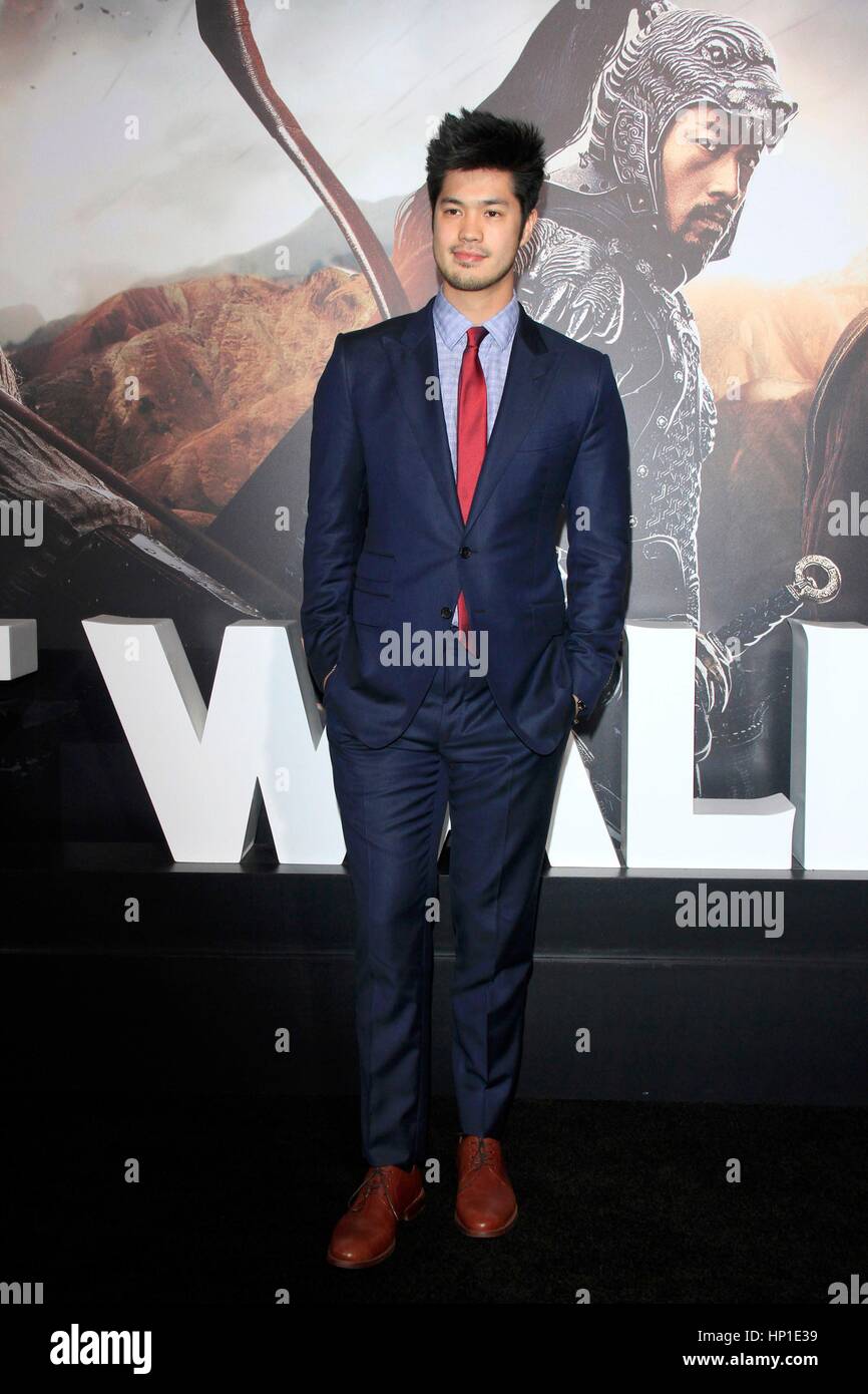 Los Angeles, CA, USA. Feb 15, 2017. Ross Butler à arrivés pour la première grande muraille, Théâtre chinois de Grauman (autrefois Grauman's), Los Angeles, CA, 15 février 2017. Credit : Priscilla Grant/Everett Collection/Alamy Live News Banque D'Images