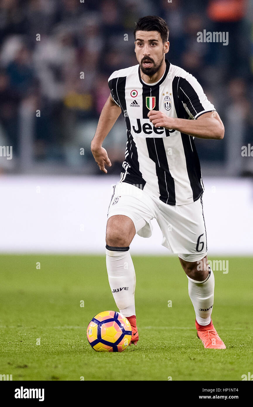 Turin, Italie. 17 Février, 2017. Sami Khedira de la Juventus en action au cours de la série d'un match de football entre la Juventus et US Citta di Palermo. Credit : Nicolò Campo/Alamy Live News Banque D'Images