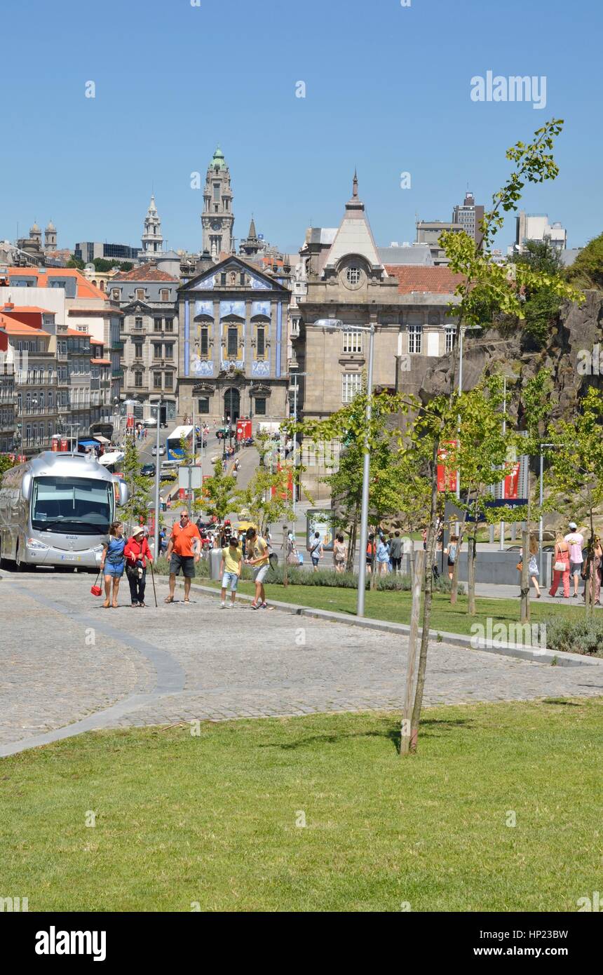 Avenue Afonso Henriques à Porto, Portugal Banque D'Images