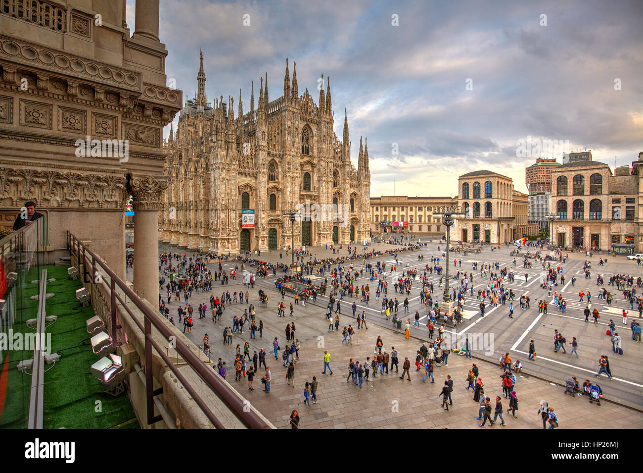 Portrait de la Piazza Duomo et la Cathédrale, Milan, Italie Banque D'Images