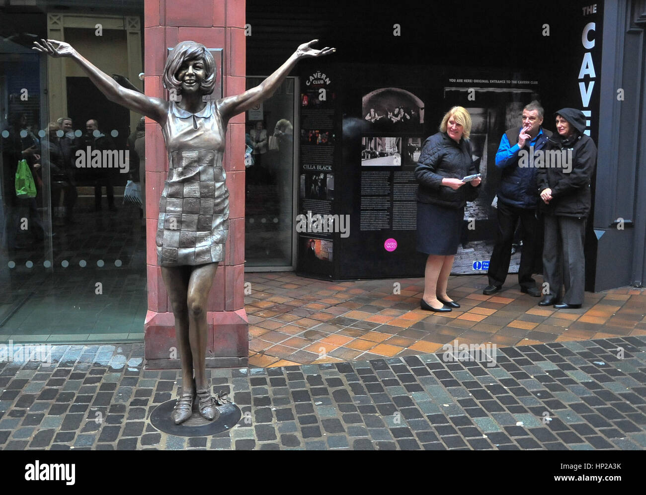 Statue dévoilée à la mémoire de Cilla Black dans sa ville natale de Liverpool, marquant le 60e anniversaire de la Cavern Club. Où : Liverpool, Merseyside, Royaume-Uni Quand : 16 Jan 2017 Crédit : Tim Edwards/WENN.com Banque D'Images