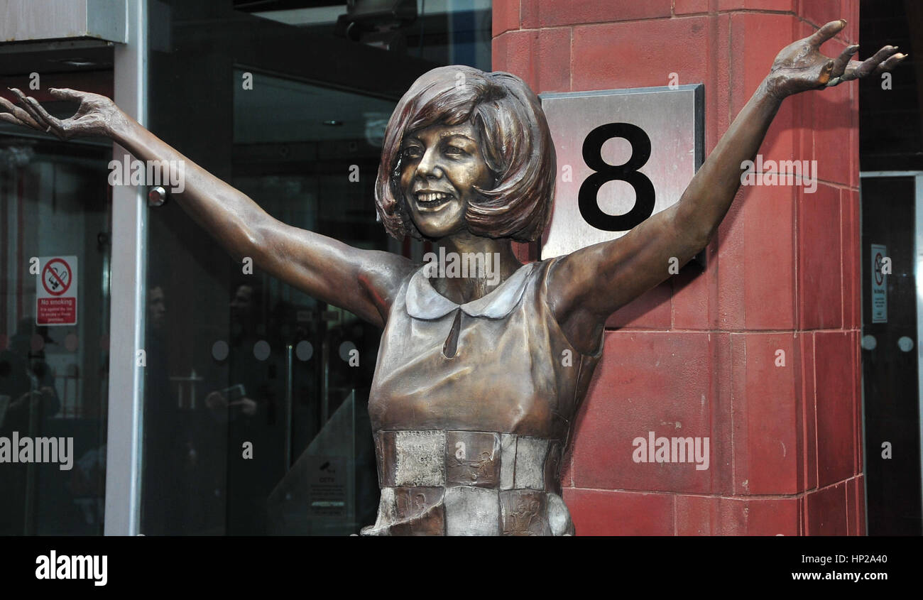 Statue dévoilée à la mémoire de Cilla Black dans sa ville natale de Liverpool, marquant le 60e anniversaire de la Cavern Club. Où : Liverpool, Merseyside, Royaume-Uni Quand : 16 Jan 2017 Crédit : Tim Edwards/WENN.com Banque D'Images