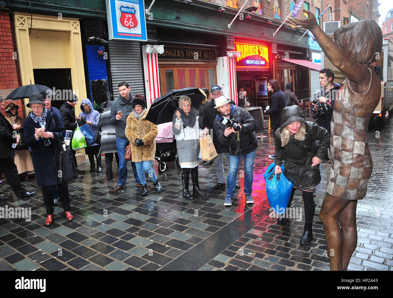 Statue dévoilée à la mémoire de Cilla Black dans sa ville natale de Liverpool, marquant le 60e anniversaire de la Cavern Club. Où : Liverpool, Merseyside, Royaume-Uni Quand : 16 Jan 2017 Crédit : Tim Edwards/WENN.com Banque D'Images