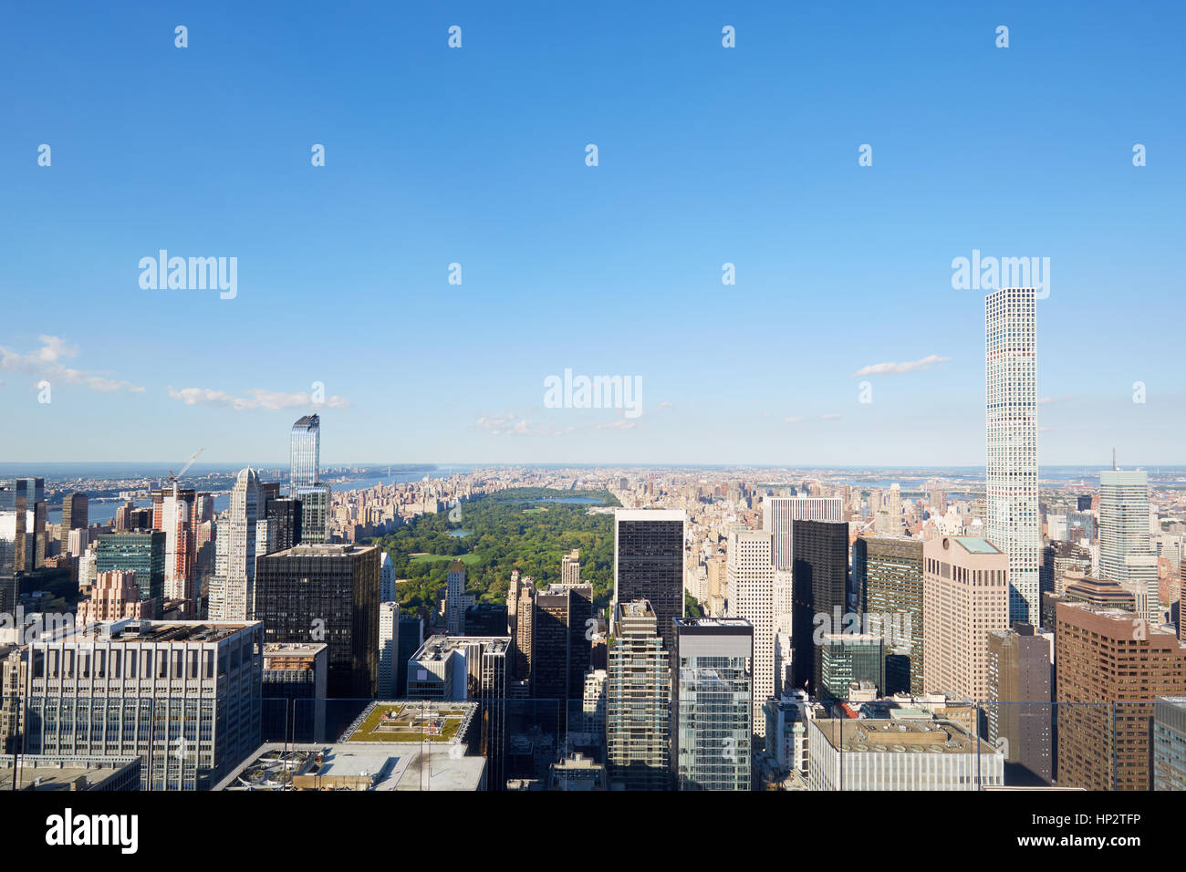 Central Park, grand angle haute et à New York en un jour ensoleillé clair Banque D'Images Central Park, grand angle haute et à New York en un jour ensoleillé clair Banque D'Images