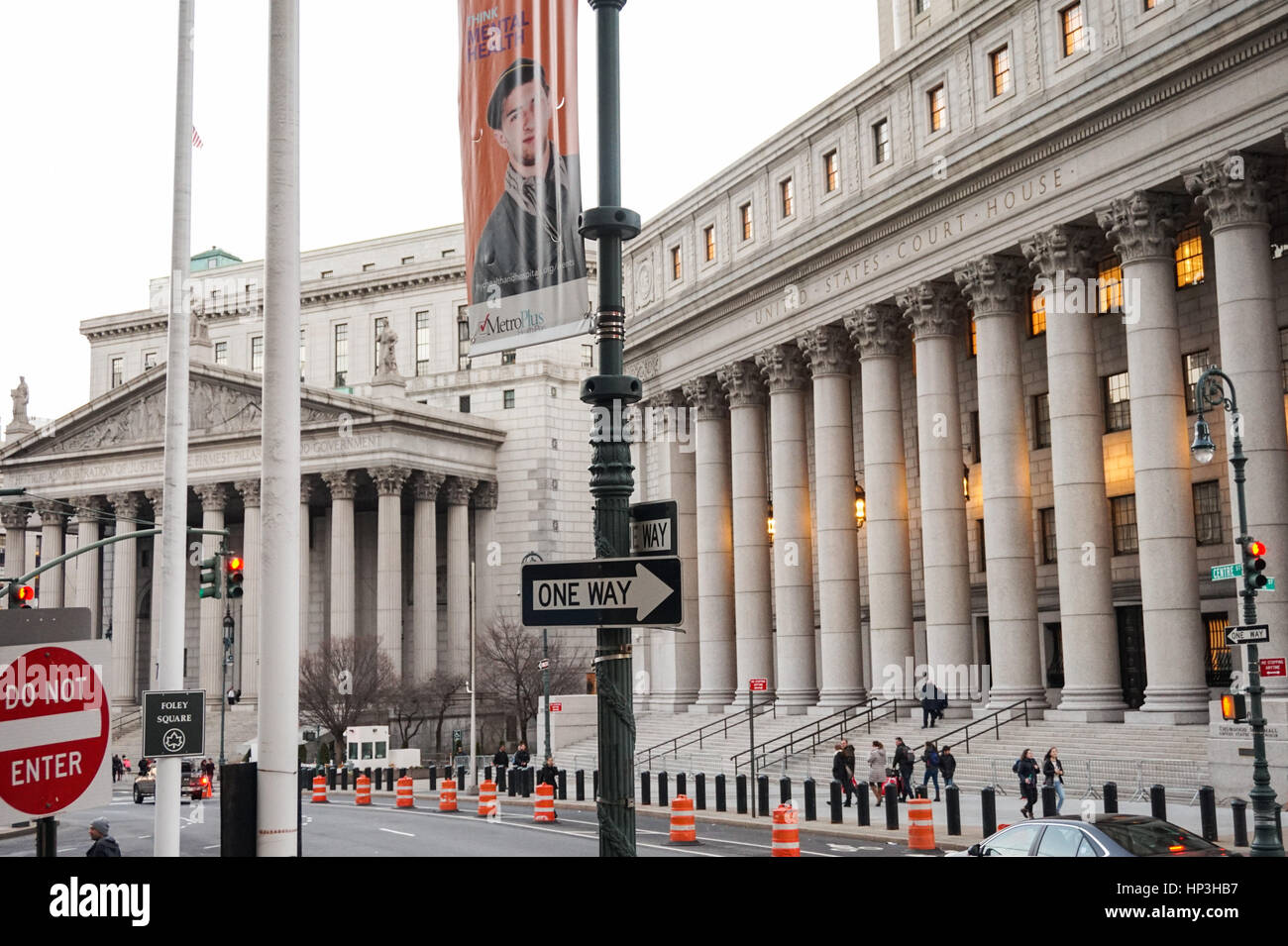 Nouveau Palais de justice du comté de York sur la rue Centre à l'ancien ministère de l'assainissement de New York derrière, New York City, USA Banque D'Images