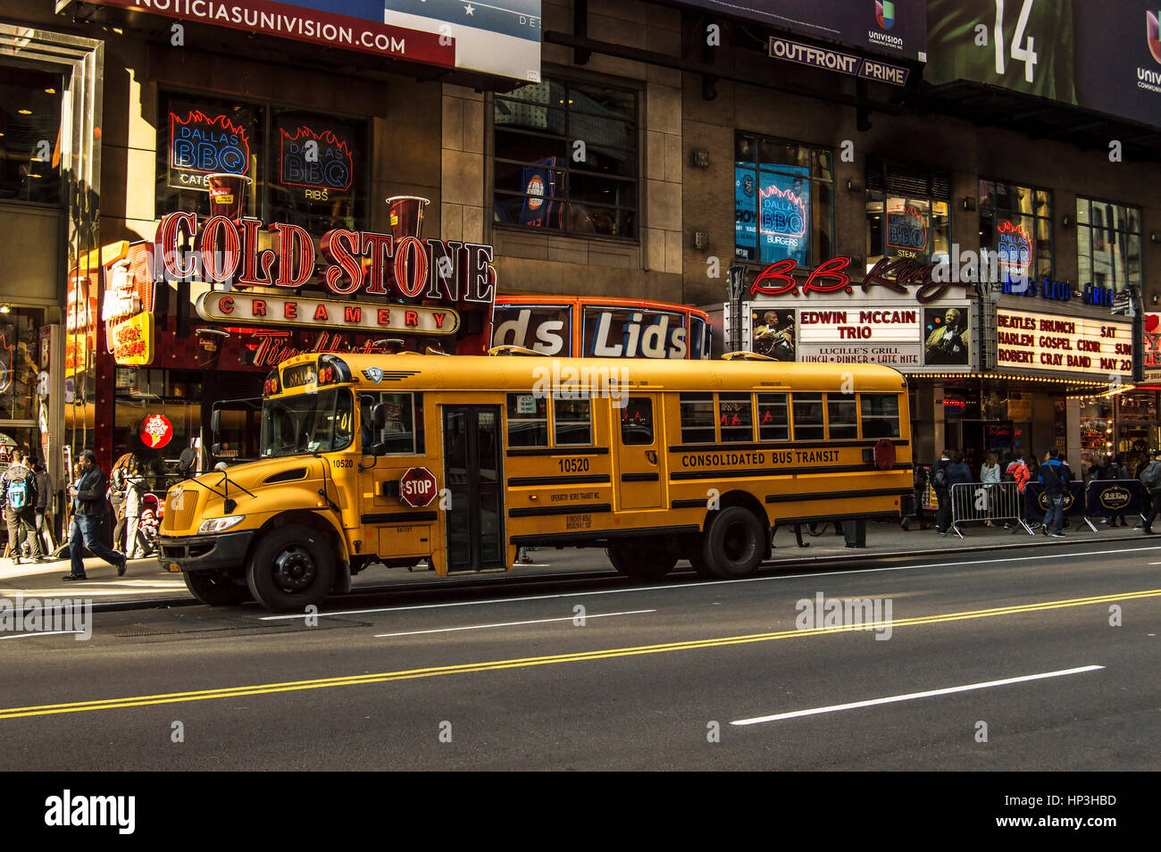 Bus scolaire à Manhattan, New York Banque D'Images