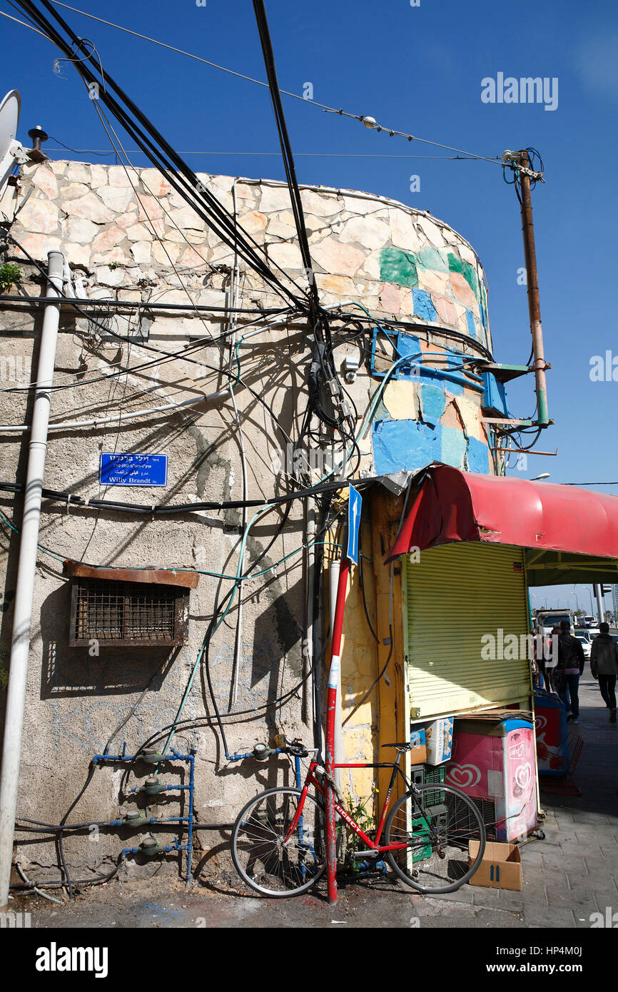 Les câbles et les fils électriques des lignes aériennes, Tel Aviv, Israël Banque D'Images