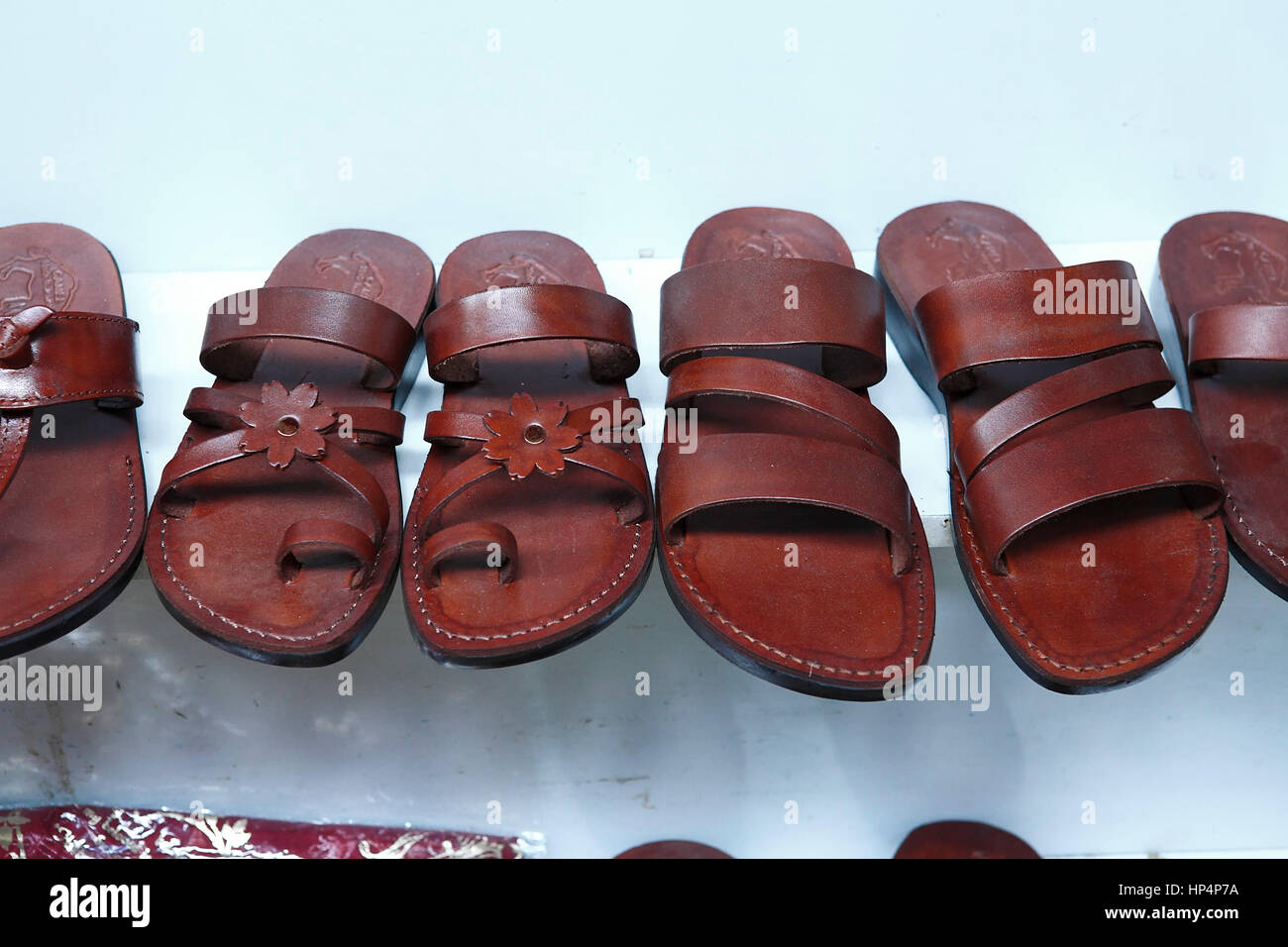 Sandales de pèlerin Banque de photographies et d'images à haute résolution  - Alamy