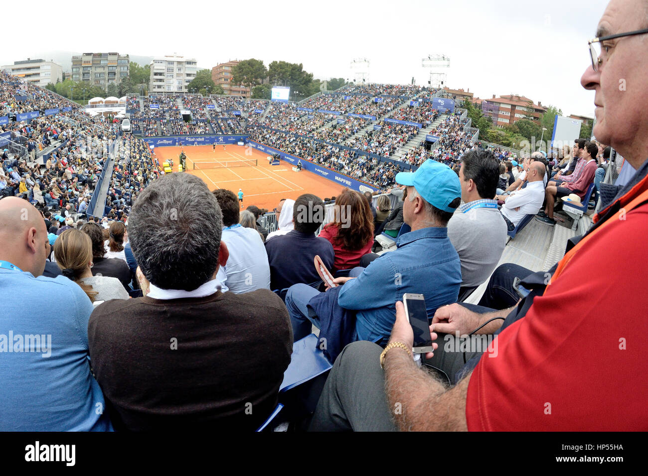 Barcelone - APR 26 : les spectateurs à l'ATP Open de Barcelone Banc Sabadell Conde de Godo Tournament le 26 avril 2015 à Barcelone, Espagne. Banque D'Images