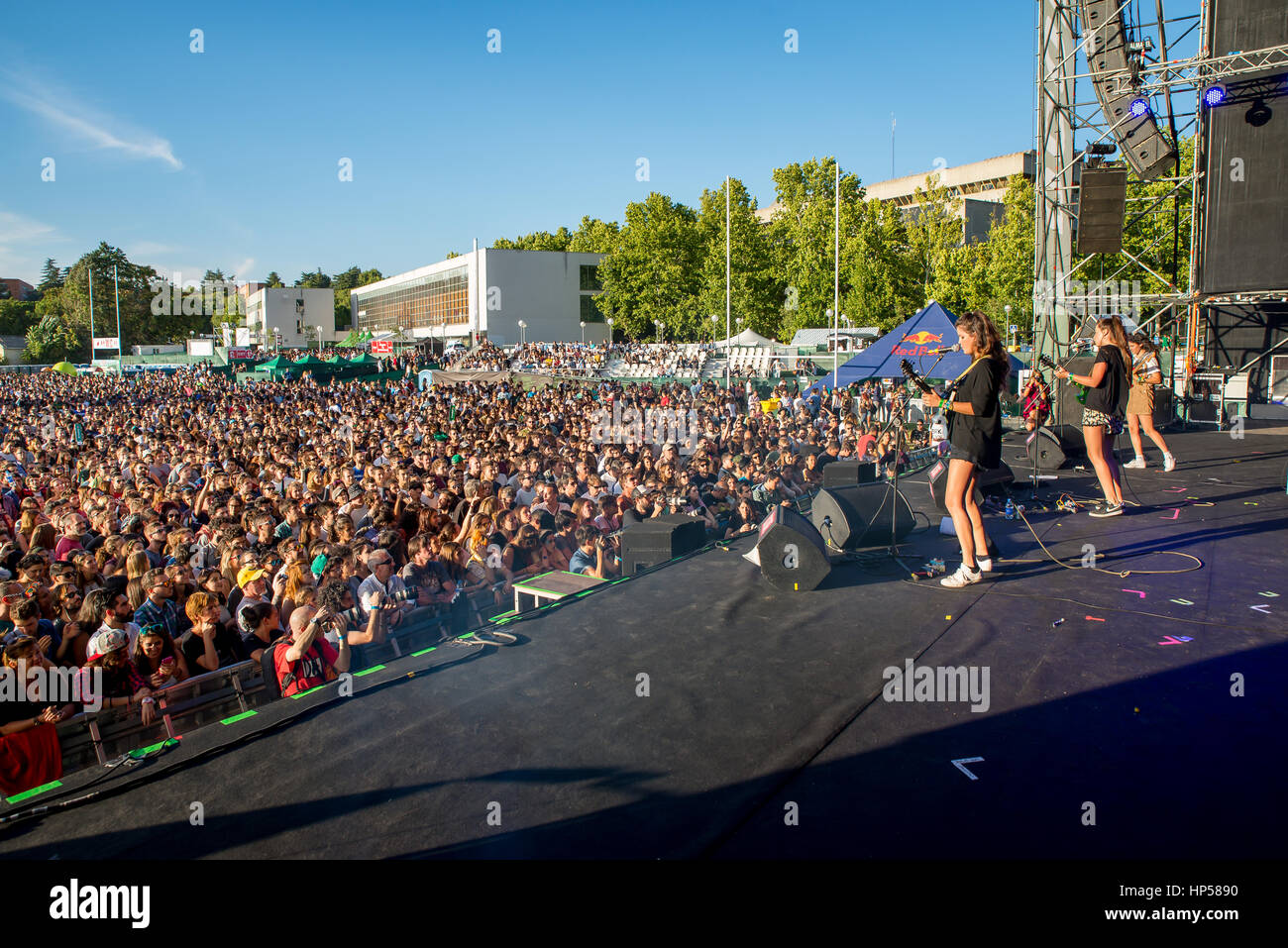 MADRID - SEP 12 : Hinds (band) en concert au Festival Dcode le 12 septembre 2015 à Madrid, Espagne. Banque D'Images