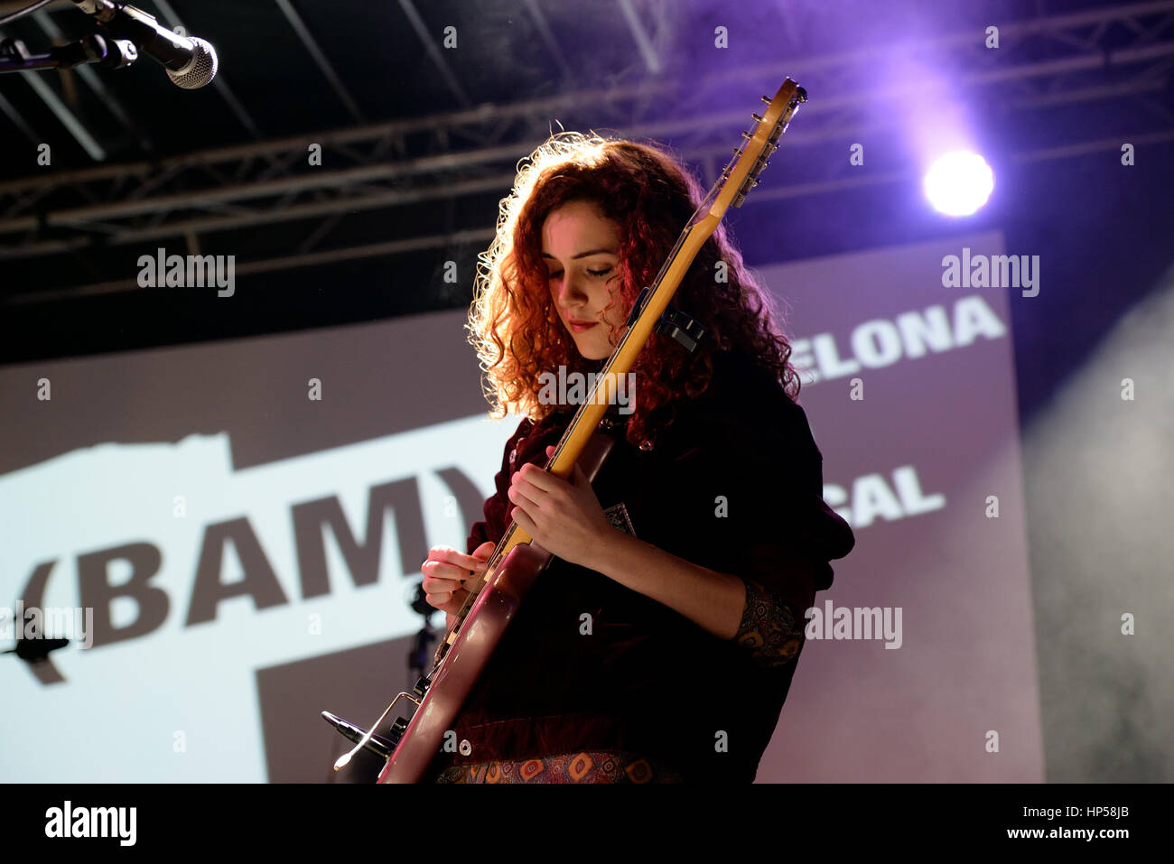 Barcelone - SEP 19 : Nuria Graham (auteur-compositeur originaire de Catalogne) effectue à BAM Festival le 19 septembre 2015 à Barcelone, Espagne. Banque D'Images