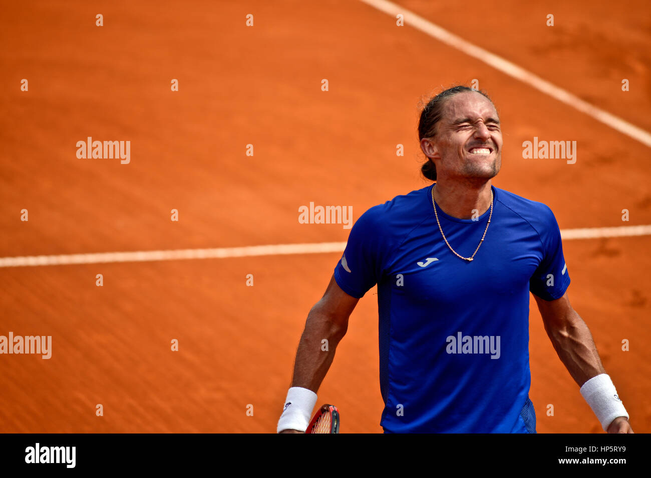 Alexandr Dolgopolov célèbre après avoir remporté l'Open de l'Argentine 2017 Banque D'Images