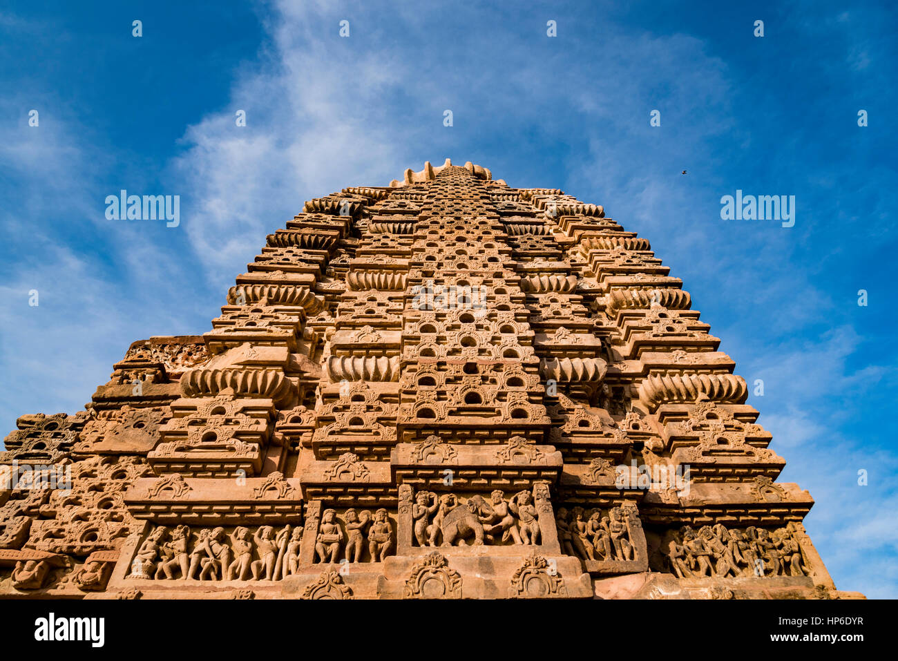 Belles Anciennes sculptées des Temples Jain construit au 6e siècle avant Jésus-Christ en d'Osian. C'est une ville ancienne située dans le Jodhpur, Rajasthan, Inde. Banque D'Images