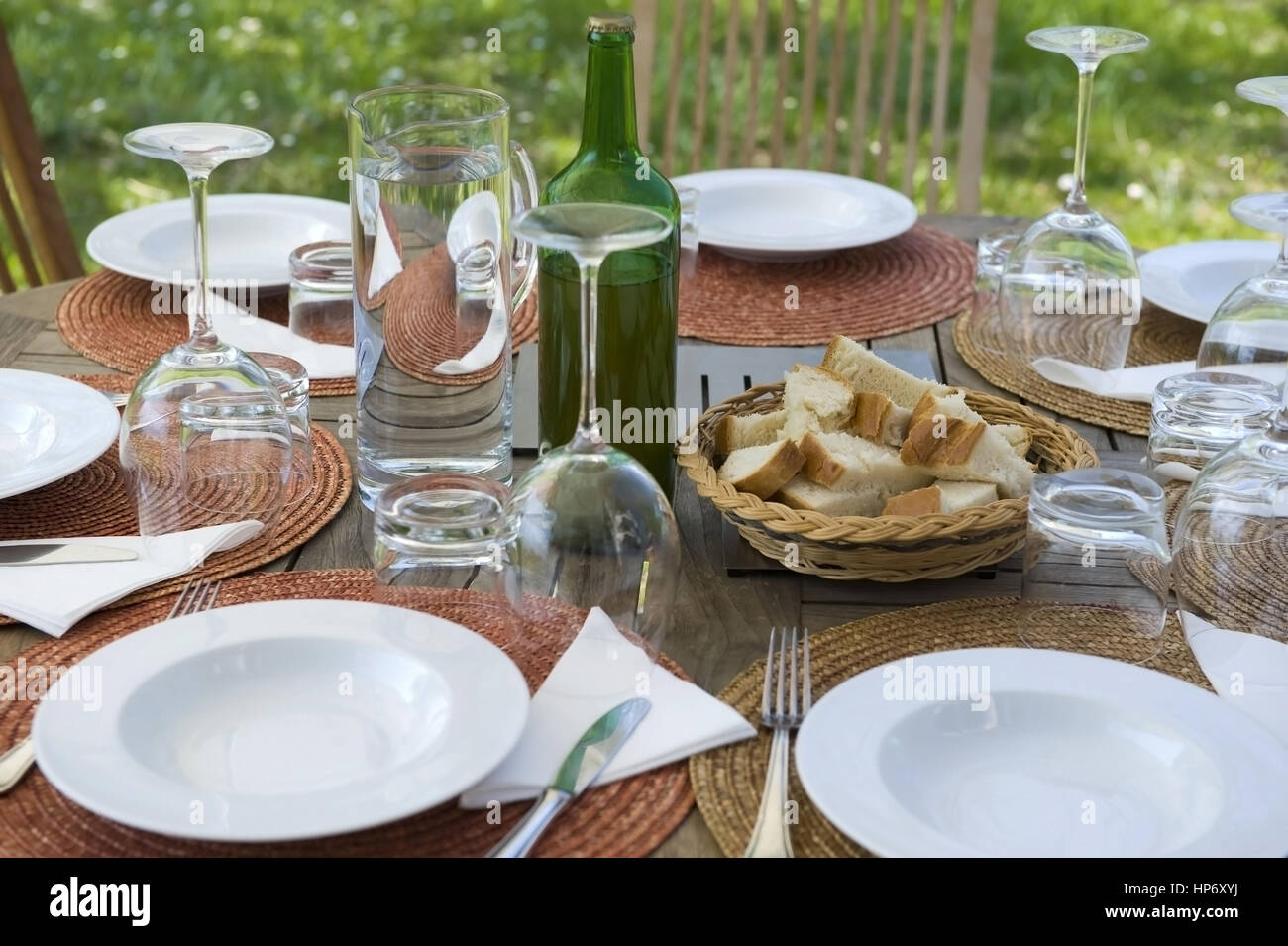Gedeckter Tisch im Freien - bien-table outdoor Banque D'Images