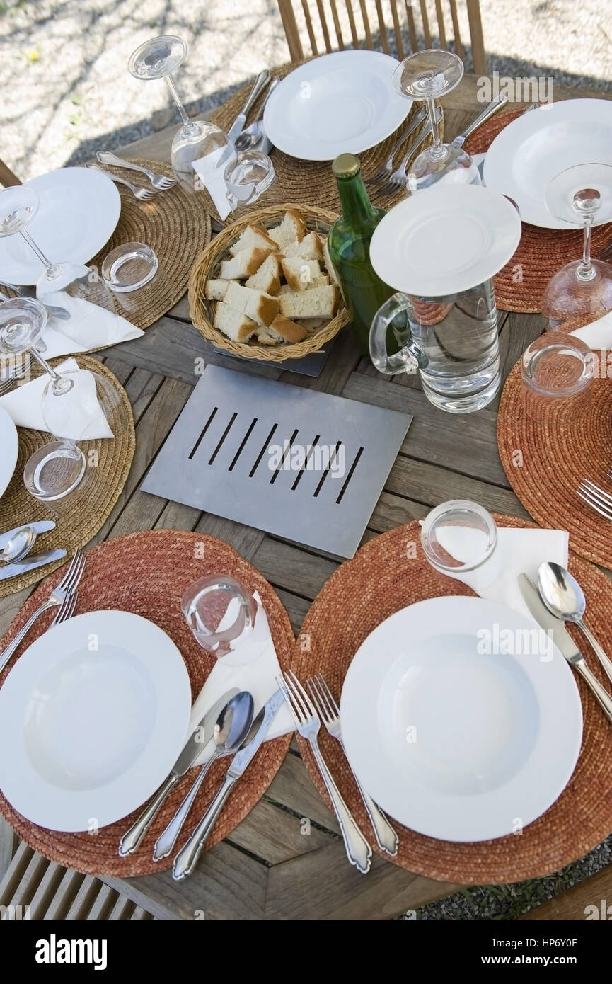 Gedeckter Tisch im Freien - bien-table outdoor Banque D'Images