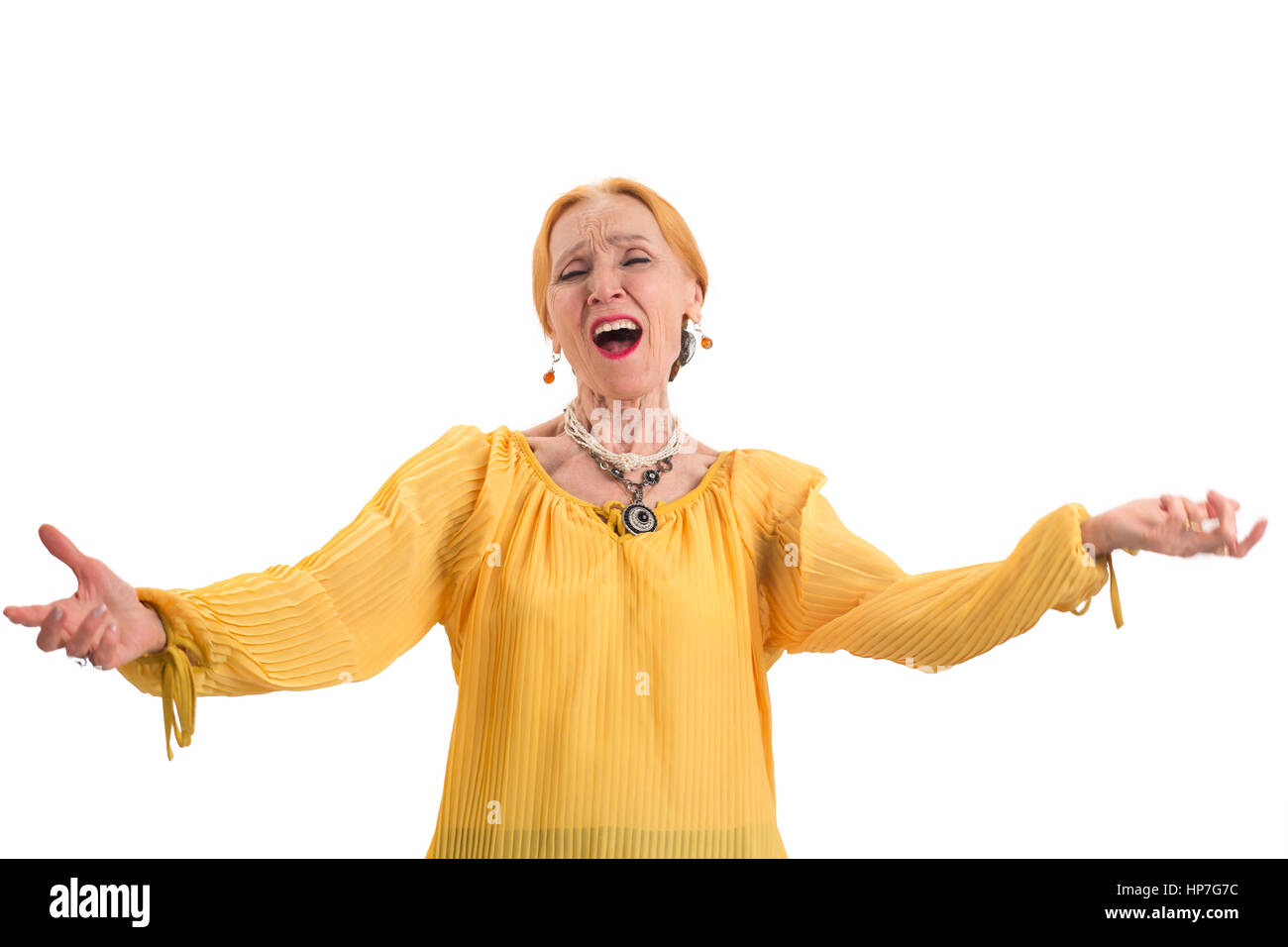 Femme âgée le chant. Vieille dame isolé. Ancien chanteur d'opéra. Banque D'Images