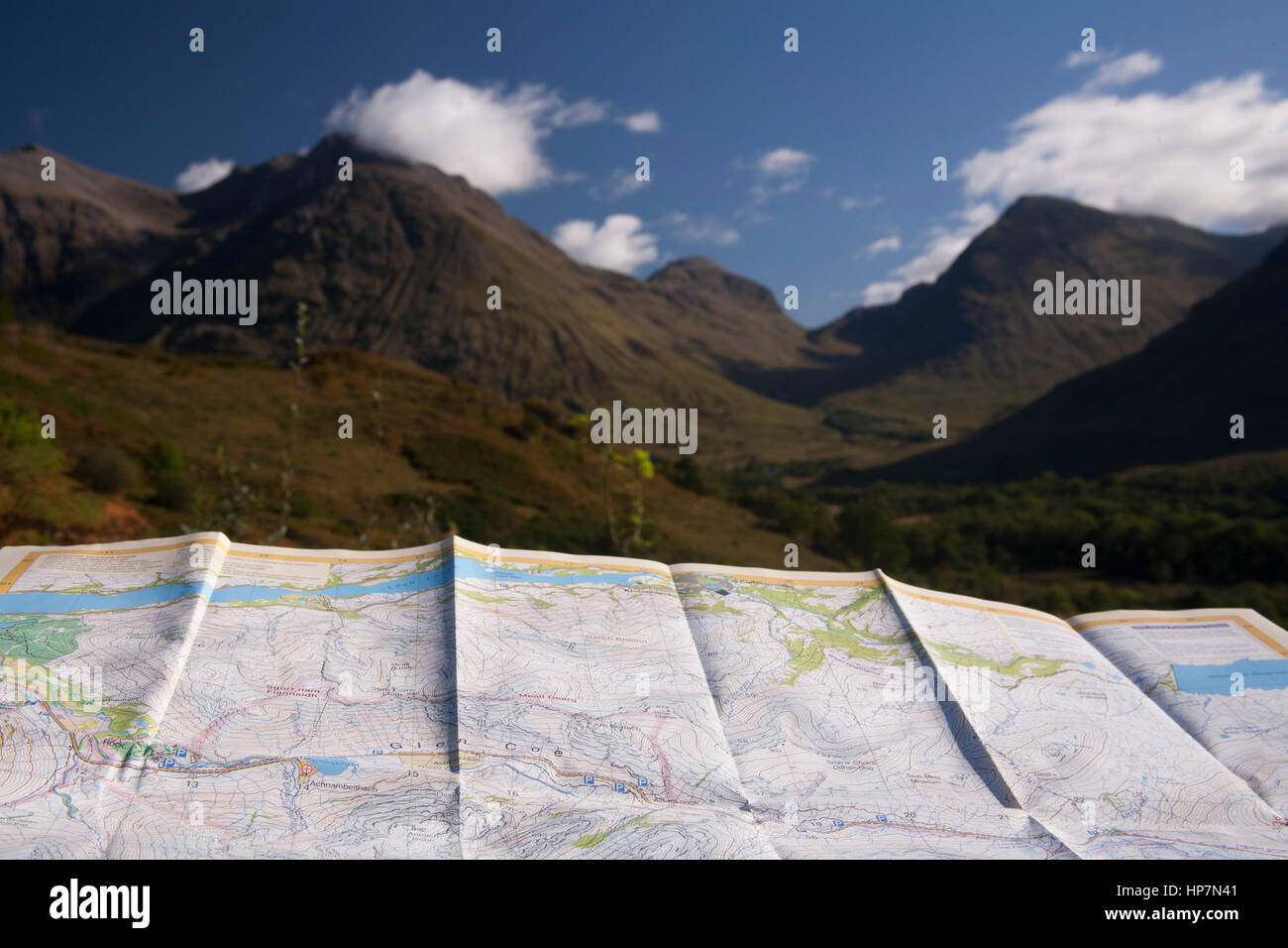 Carte touristique en face de montagnes de l'Ecosse, de hautes montagnes, UK Banque D'Images