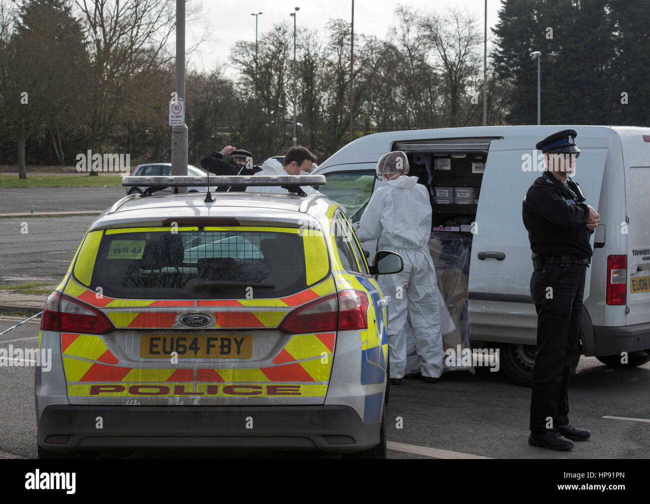 Brentwood, Essex, 20 février 2017 la police et les enquêtes judiciaires se poursuivent au centre Brentwood suite à de prétendues "gangland" le tir. Crédit : Ian Davidson/Alamy Live News Banque D'Images