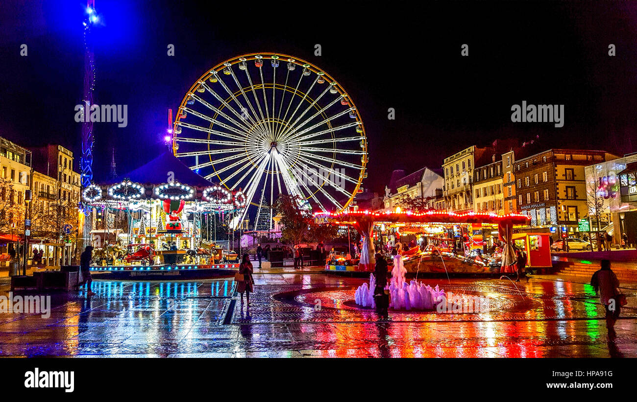 Grande roue d'une fête foraine à Clermont-Ferrand, France, Europe Banque D'Images