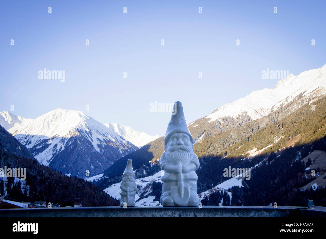 White Garden gnome, nain de jardin, Gartenzwerge, Alpes de Stubai, vallée de Sellrain, Sellraintal Banque D'Images