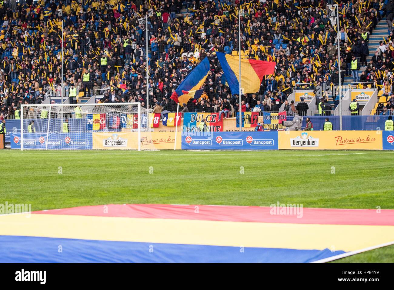 29 mars 2015 Romnian:partisans au début de la 15e ronde de qualification du Championnat d'Europe UEFA match entre l'Équipe nationale de football de la Roumanie (ROU) et l'Équipe nationale de football des îles Féroé (BOF) à 'Ilie Oana' Stadium, Ploiesti à Ploiesti, Roumanie ROU. Photo : Cronos/Catalin Soare Banque D'Images