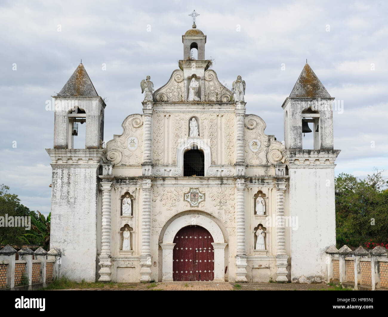 Le Honduras, vue sur l'époque coloniale Iglesia La Merced dans Gracias ville dans la région de l'Amérique Moyenne Banque D'Images