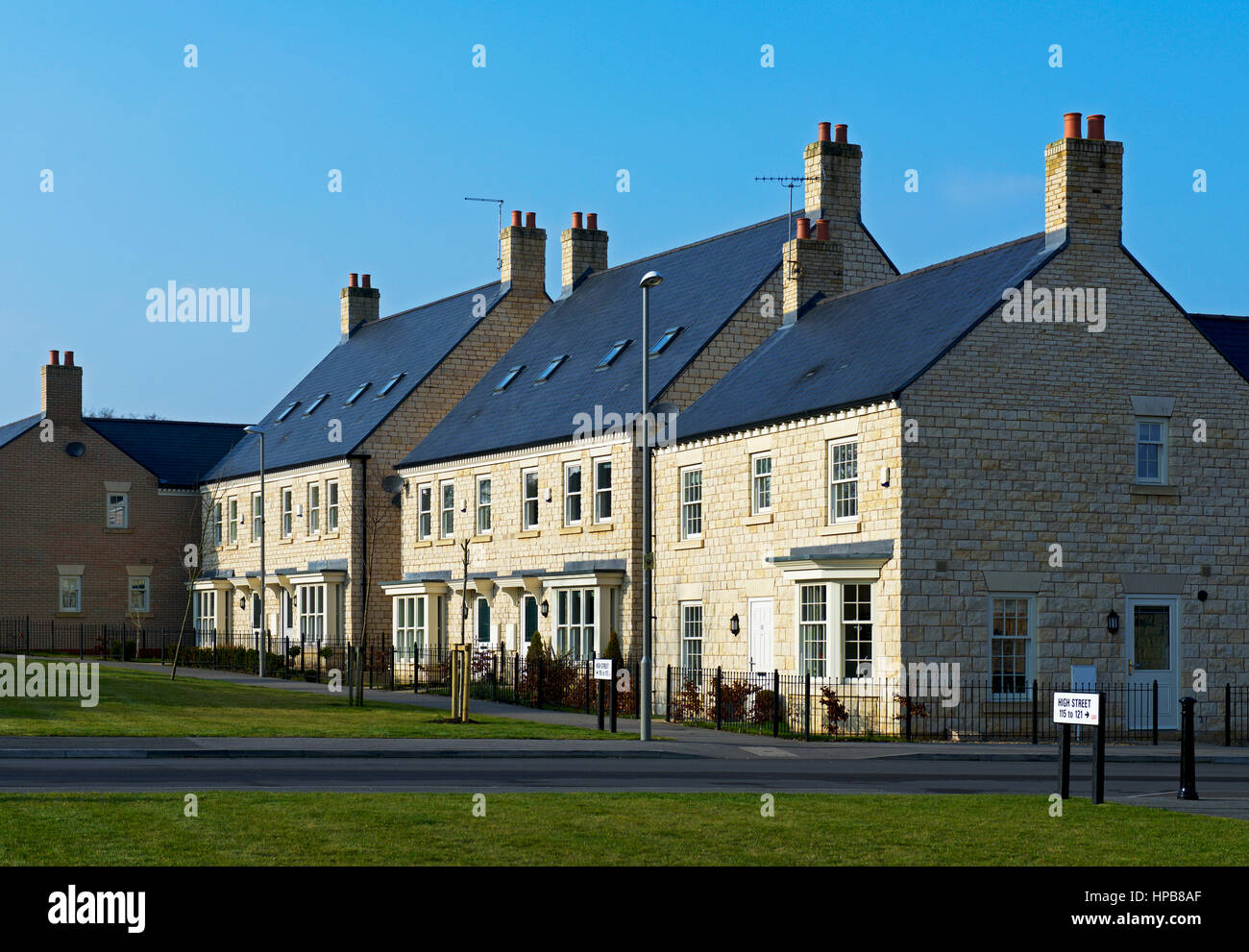 De nouvelles maisons dans le lotissement des champs de l'Église, Boston Spa, North Yorkshire, England UK Banque D'Images