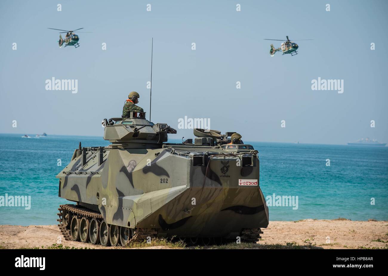 Royal Thai Marine Corps terre véhicules d'assaut amphibie sur la plage au cours d'un débarquement amphibie dans le cadre de l'exercice Gold Cobra 17 février 2017 in Hat Yao, la province de Rayong, Thaïlande. Banque D'Images