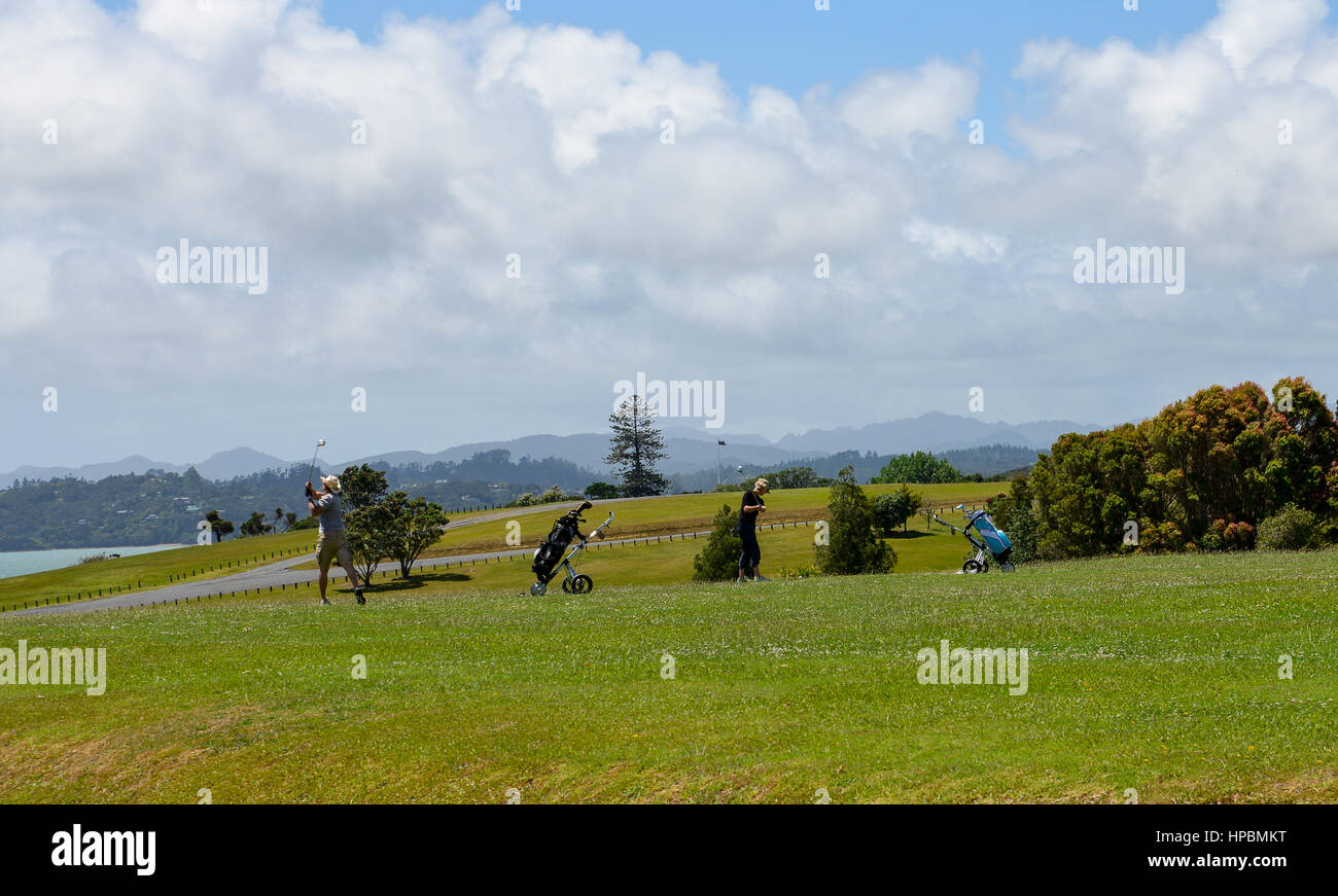 Les gens jouer au golf au club de golf Waitangi Golf Club, Nouvelle-Zélande Banque D'Images